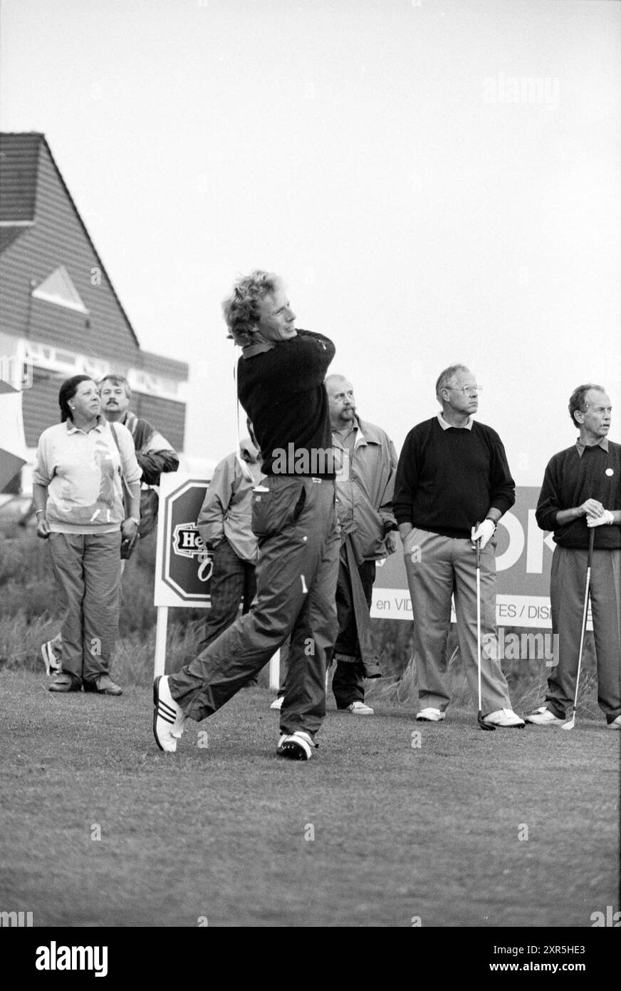Squadra di golf che include Bernhard Langer (Hits Ball), 23-07-1991, Whizgle Dutch News: Immagini storiche su misura per il futuro. Esplora il passato dei Paesi Bassi con prospettive moderne attraverso le immagini delle agenzie olandesi. Colmare gli eventi di ieri con gli approfondimenti di domani. Intraprendi un viaggio senza tempo con storie che plasmano il nostro futuro. Foto Stock