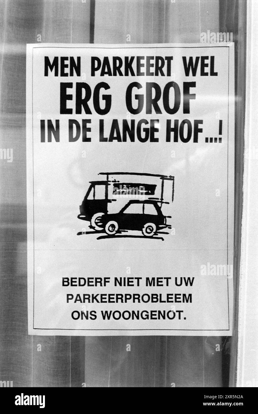 Parcheggio fastidioso su Lange Hofstraat, Haarlem, Lange Hofstraat, Paesi Bassi, 21-06-1990, Whizgle Dutch News: immagini storiche su misura per il futuro. Esplora il passato dei Paesi Bassi con prospettive moderne attraverso le immagini delle agenzie olandesi. Colmare gli eventi di ieri con gli approfondimenti di domani. Intraprendi un viaggio senza tempo con storie che plasmano il nostro futuro. Foto Stock