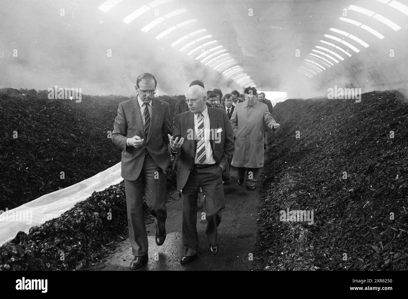 Delegazione francese a Rutte Recycling, Recycling, 13-04-1984, Whizgle Dutch News: Immagini storiche su misura per il futuro. Esplora il passato dei Paesi Bassi con prospettive moderne attraverso le immagini delle agenzie olandesi. Colmare gli eventi di ieri con gli approfondimenti di domani. Intraprendi un viaggio senza tempo con storie che plasmano il nostro futuro. Foto Stock