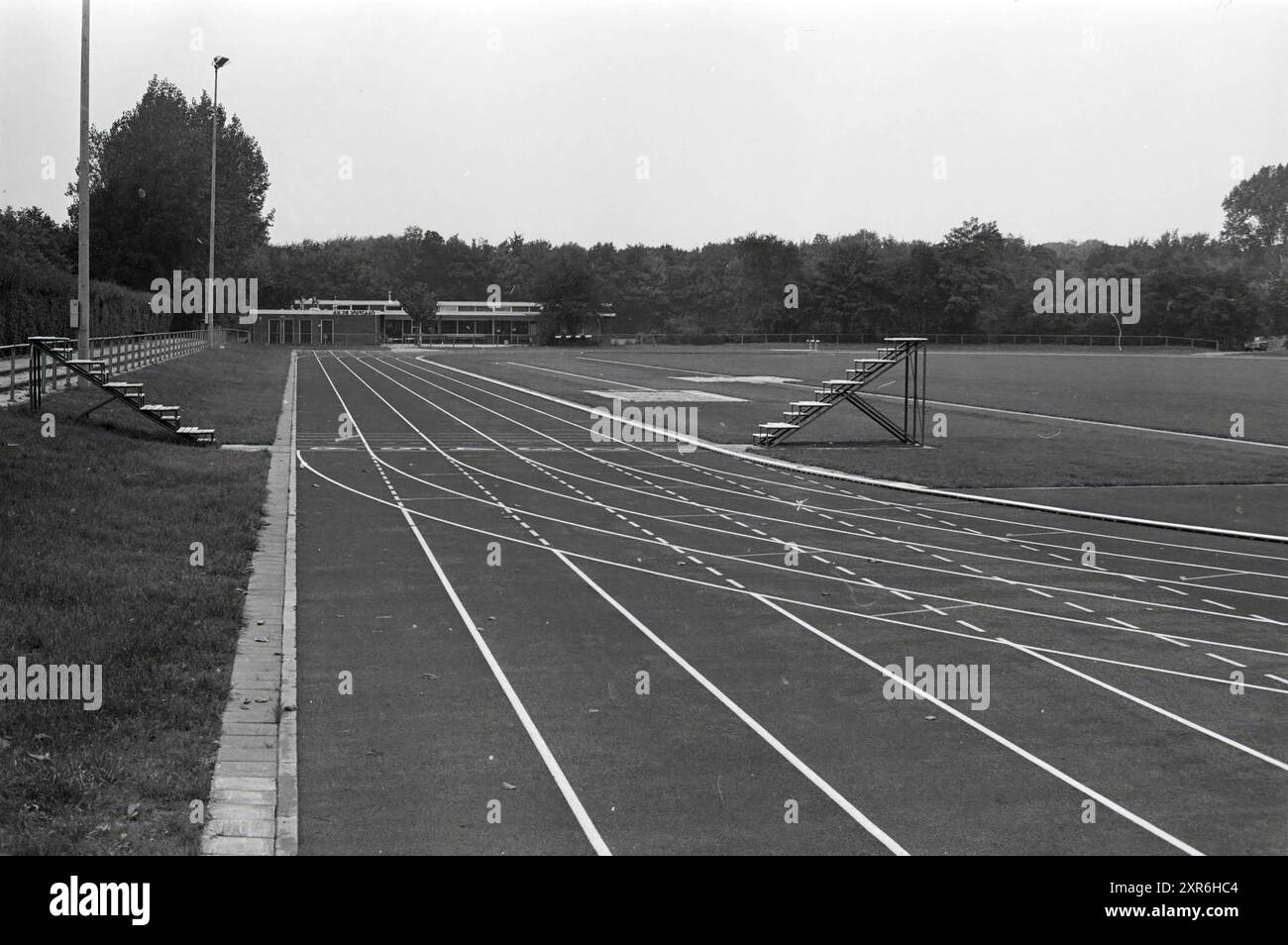 Parco sportivo ter Specke of AV de Spartaan, Lisse, Spekkelaan 8, 00-10-1982, Whizgle Dutch News: Immagini storiche su misura per il futuro. Esplora il passato dei Paesi Bassi con prospettive moderne attraverso le immagini delle agenzie olandesi. Colmare gli eventi di ieri con gli approfondimenti di domani. Intraprendi un viaggio senza tempo con storie che plasmano il nostro futuro. Foto Stock