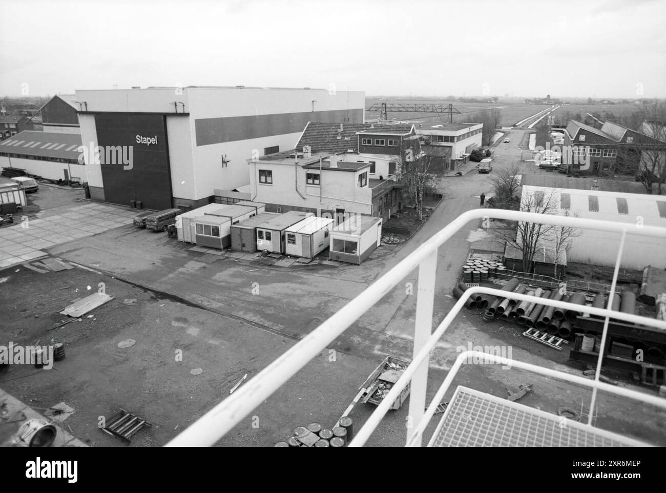 Panoramica dei cantieri navali Stapel, Spaarndam, cantieristica navale, navale, Spaarndam, 18-12-1986, Whizgle Dutch News: immagini storiche su misura per il futuro. Esplora il passato dei Paesi Bassi con prospettive moderne attraverso le immagini delle agenzie olandesi. Colmare gli eventi di ieri con gli approfondimenti di domani. Intraprendi un viaggio senza tempo con storie che plasmano il nostro futuro. Foto Stock