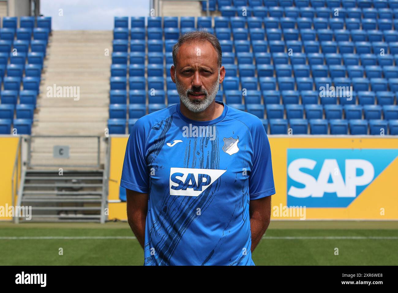 Pellegrino Matarazzo (STG Hoffenheim, Chef-Trainer) GER, TSG Hoffenheim, Fussball, 1. Bundesliga, Portraetermin 2024/2025, Mannschaftsfoto, 07.08.2024 Foto Stock