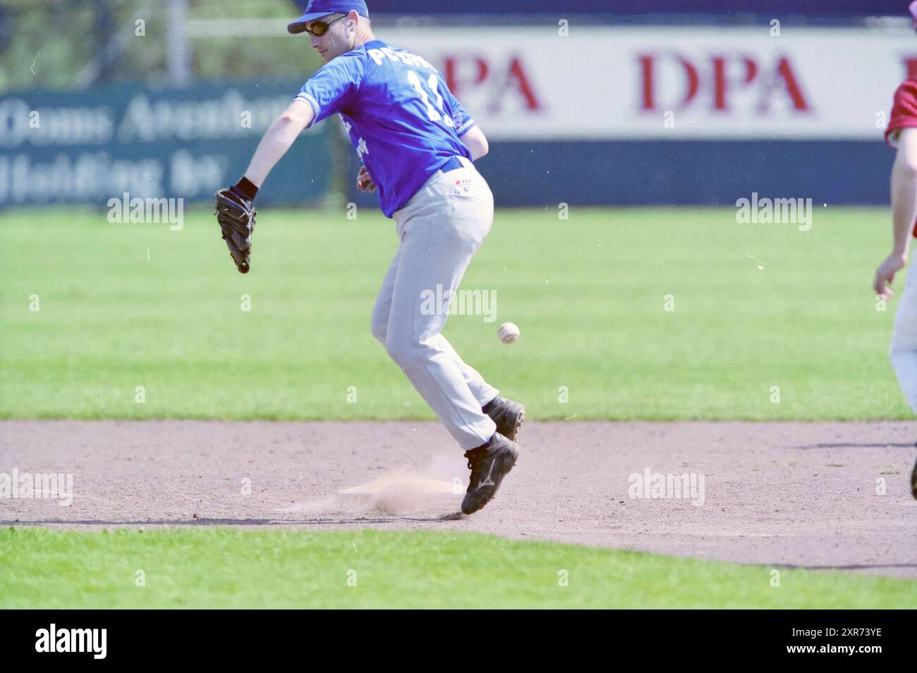 Baseball: Kinheim - RCH, Haarlem, Paesi Bassi, 08-05-2002, Whizgle Dutch News: Immagini storiche su misura per il futuro. Esplora il passato dei Paesi Bassi con prospettive moderne attraverso le immagini delle agenzie olandesi. Colmare gli eventi di ieri con gli approfondimenti di domani. Intraprendi un viaggio senza tempo con storie che plasmano il nostro futuro. Foto Stock