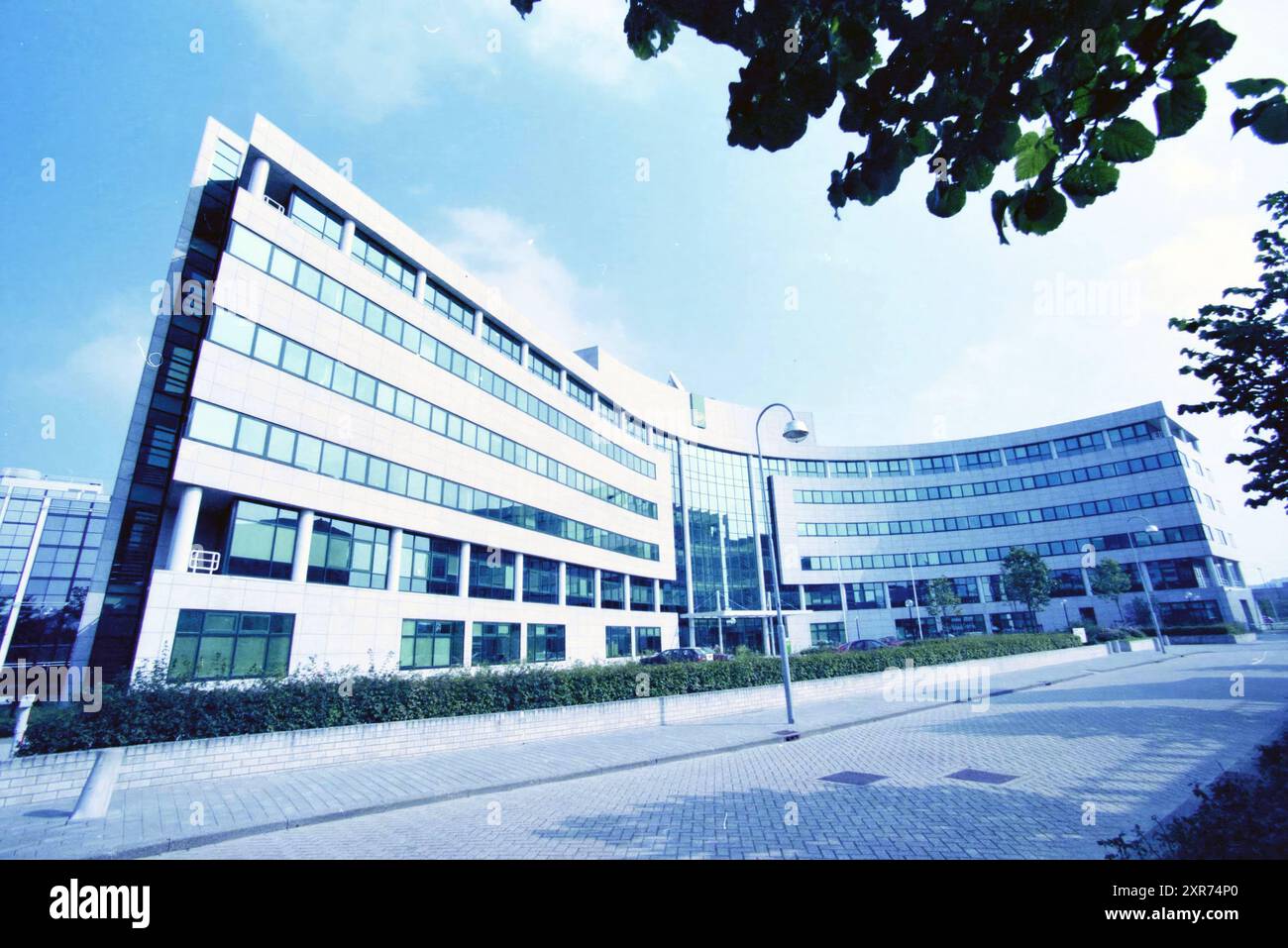 Esterno edificio vecchio stile Hoofddorp, Hoofddorp, Paesi Bassi, 17-09-1997, Whizgle Dutch News: Immagini storiche su misura per il futuro. Esplora il passato dei Paesi Bassi con prospettive moderne attraverso le immagini delle agenzie olandesi. Colmare gli eventi di ieri con gli approfondimenti di domani. Intraprendi un viaggio senza tempo con storie che plasmano il nostro futuro. Foto Stock