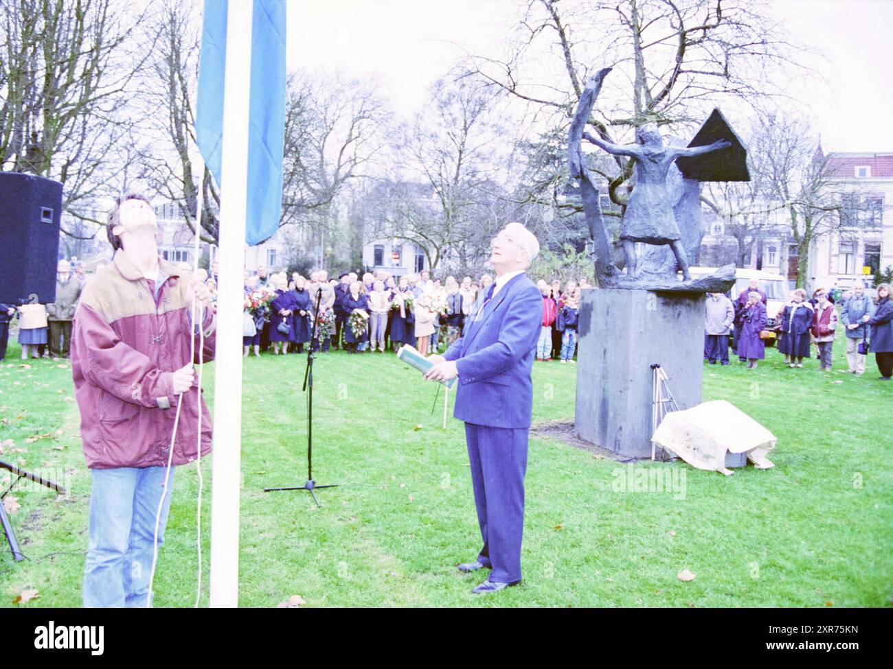 Wreath Ling H. Schaft, 26-11-1994, Whizgle Dutch News: Historical Images Tailored for the Future. Esplora il passato dei Paesi Bassi con prospettive moderne attraverso le immagini delle agenzie olandesi. Colmare gli eventi di ieri con gli approfondimenti di domani. Intraprendi un viaggio senza tempo con storie che plasmano il nostro futuro. Foto Stock
