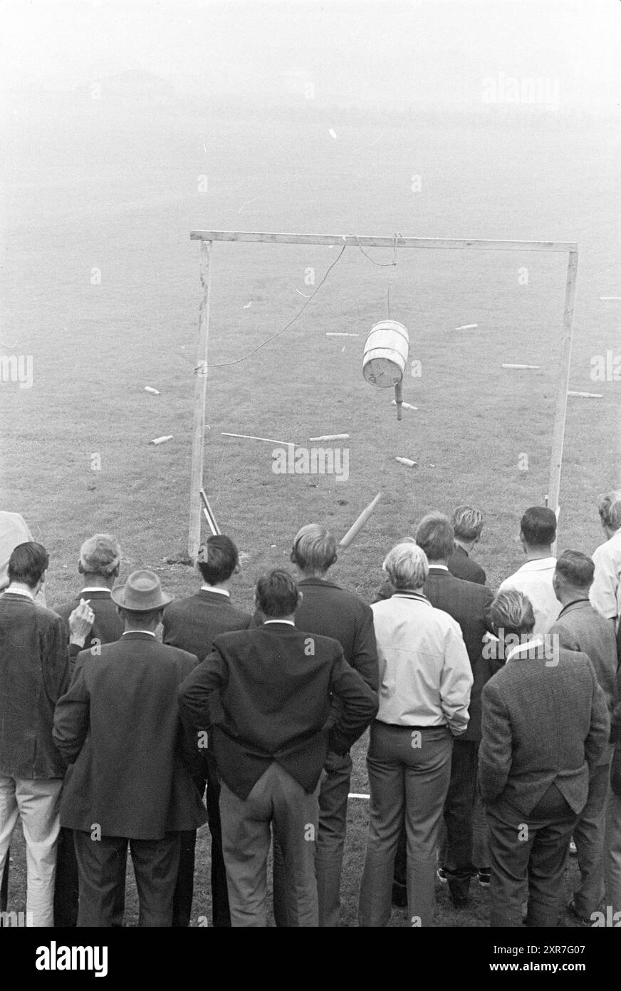 Tons of Clubbing Noordwijkerhout, Noordwijkerhout, 10-09-1969, Whizgle Dutch News: Immagini storiche su misura per il futuro. Esplora il passato dei Paesi Bassi con prospettive moderne attraverso le immagini delle agenzie olandesi. Colmare gli eventi di ieri con gli approfondimenti di domani. Intraprendi un viaggio senza tempo con storie che plasmano il nostro futuro. Foto Stock