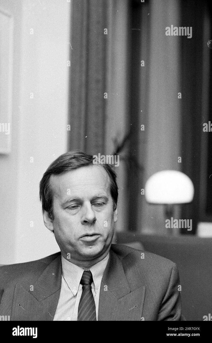 3 signori CDA in Lion d'Or, 17-12-1990, Whizgle Dutch News: Immagini storiche su misura per il futuro. Esplora il passato dei Paesi Bassi con prospettive moderne attraverso le immagini delle agenzie olandesi. Colmare gli eventi di ieri con gli approfondimenti di domani. Intraprendi un viaggio senza tempo con storie che plasmano il nostro futuro. Foto Stock