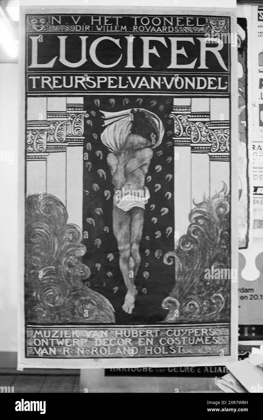 Poster del teatro del museo Lucifer bag Amsterdam, Theater, Amsterdam, Paesi Bassi, 04-12-1979, Whizgle Dutch News: immagini storiche su misura per il futuro. Esplora il passato dei Paesi Bassi con prospettive moderne attraverso le immagini delle agenzie olandesi. Colmare gli eventi di ieri con gli approfondimenti di domani. Intraprendi un viaggio senza tempo con storie che plasmano il nostro futuro. Foto Stock