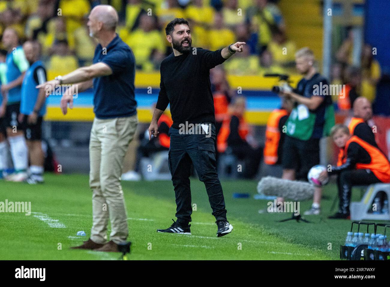 Broendby, Danimarca. 8 agosto 2024. Il capo-allenatore Goncalo Feio della Legia Warszawa visto durante la partita di qualificazione della UEFA Conference League tra Broendby IF e Legia Warszawa al Broendby Stadion di Broendby. Credito: Gonzales Photo/Alamy Live News Foto Stock