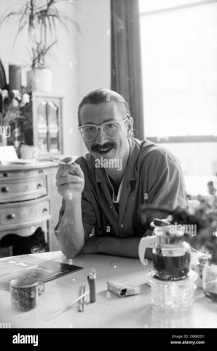 Peter Schön, produttore e musicista, Talk of the WEEK, Music, 03-10-1988, Whizgle Dutch News: Historic Images Tailored for the Future. Esplora il passato dei Paesi Bassi con prospettive moderne attraverso le immagini delle agenzie olandesi. Colmare gli eventi di ieri con gli approfondimenti di domani. Intraprendi un viaggio senza tempo con storie che plasmano il nostro futuro. Foto Stock