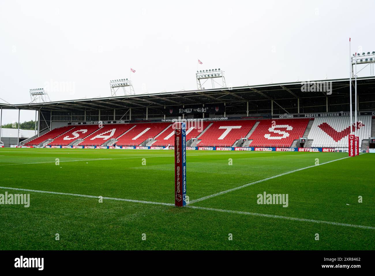 St Helens, Merseyside, Regno Unito. 8 agosto 2024. Super League Rugby: St Helens vs Salford Red Devils al Totally Wicked Stadium. General shot del North stand al Totally Wicked Stadium prima dello scontro tra St Helens e Salford Red Devils nella Super League Round 21. Credito James Giblin/Alamy Live News. Foto Stock