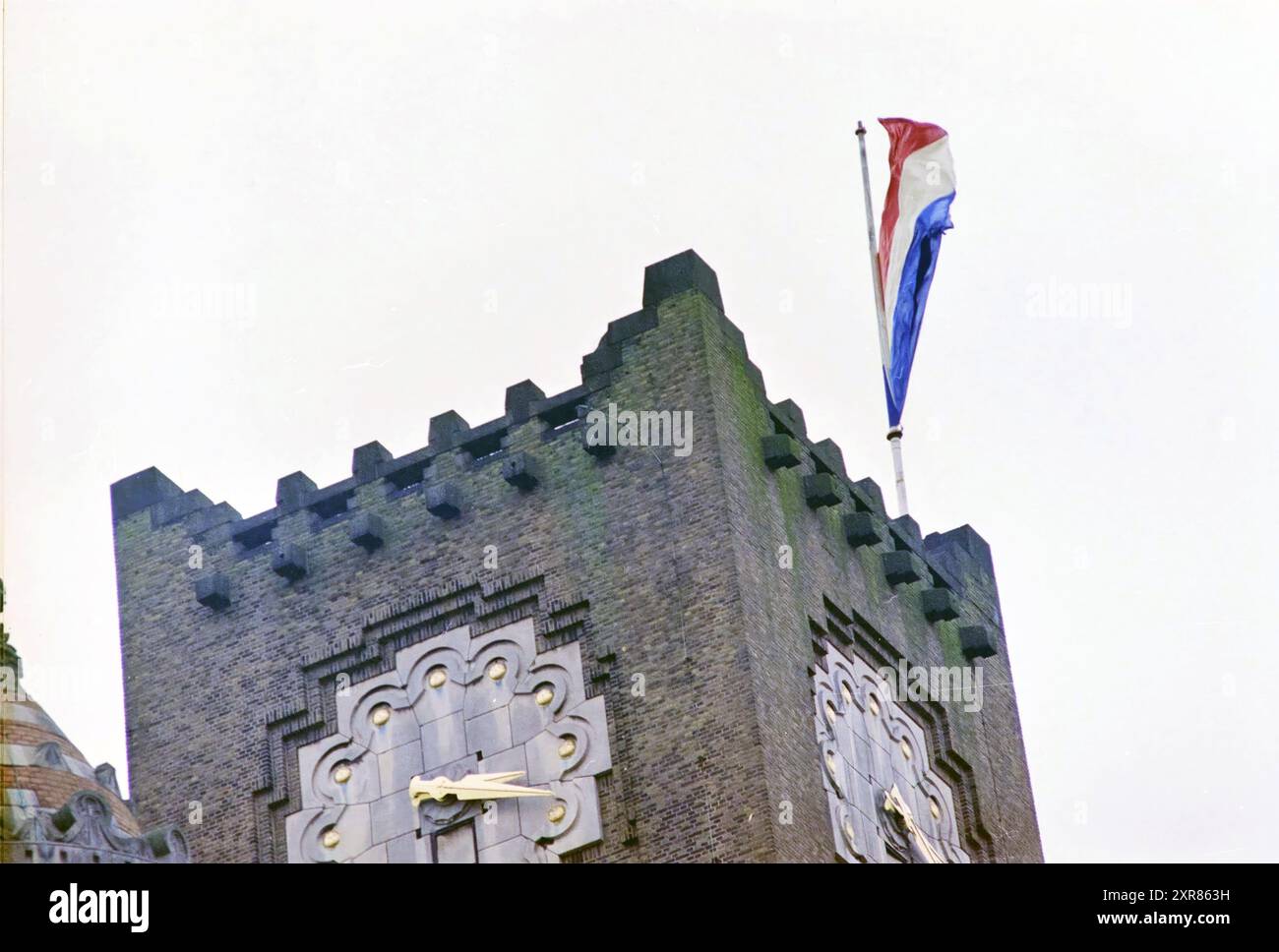 Wreath Working Bavo, H'lem, Haarlem, Paesi Bassi, 25-10-1994, Whizgle Dutch News: immagini storiche su misura per il futuro. Esplora il passato dei Paesi Bassi con prospettive moderne attraverso le immagini delle agenzie olandesi. Colmare gli eventi di ieri con gli approfondimenti di domani. Intraprendi un viaggio senza tempo con storie che plasmano il nostro futuro. Foto Stock