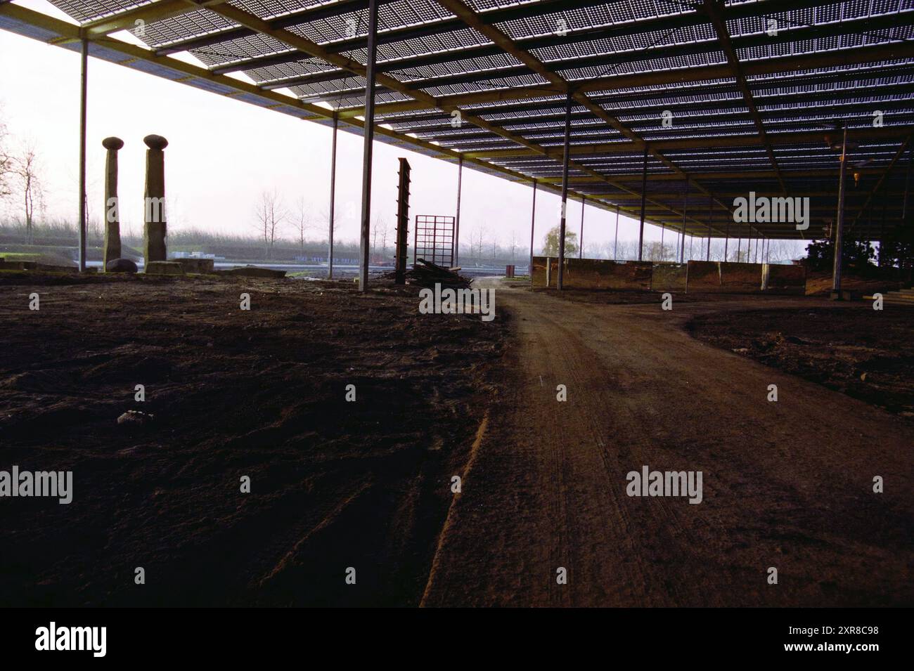 Destruction of Floriade, 19-11-2002, Whizgle Dutch News: Historic Images Tailored for the Future. Esplora il passato dei Paesi Bassi con prospettive moderne attraverso le immagini delle agenzie olandesi. Colmare gli eventi di ieri con gli approfondimenti di domani. Intraprendi un viaggio senza tempo con storie che plasmano il nostro futuro. Foto Stock