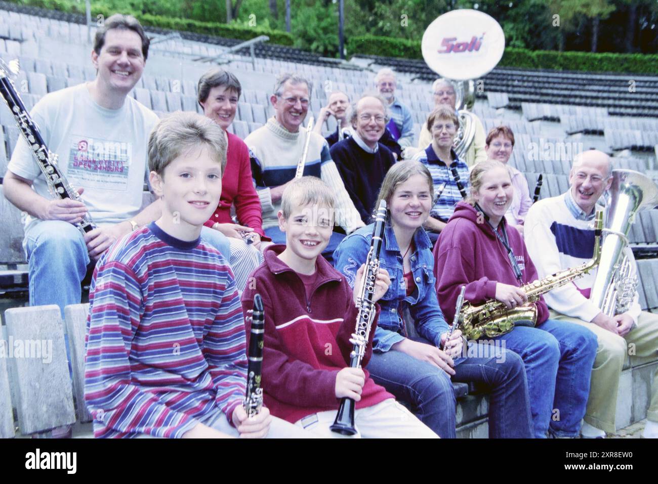 Associazione musicale soli Bloemendaal, Bloemendaal, 21-05-2002, Whizgle Dutch News: Immagini storiche su misura per il futuro. Esplora il passato dei Paesi Bassi con prospettive moderne attraverso le immagini delle agenzie olandesi. Colmare gli eventi di ieri con gli approfondimenti di domani. Intraprendi un viaggio senza tempo con storie che plasmano il nostro futuro. Foto Stock