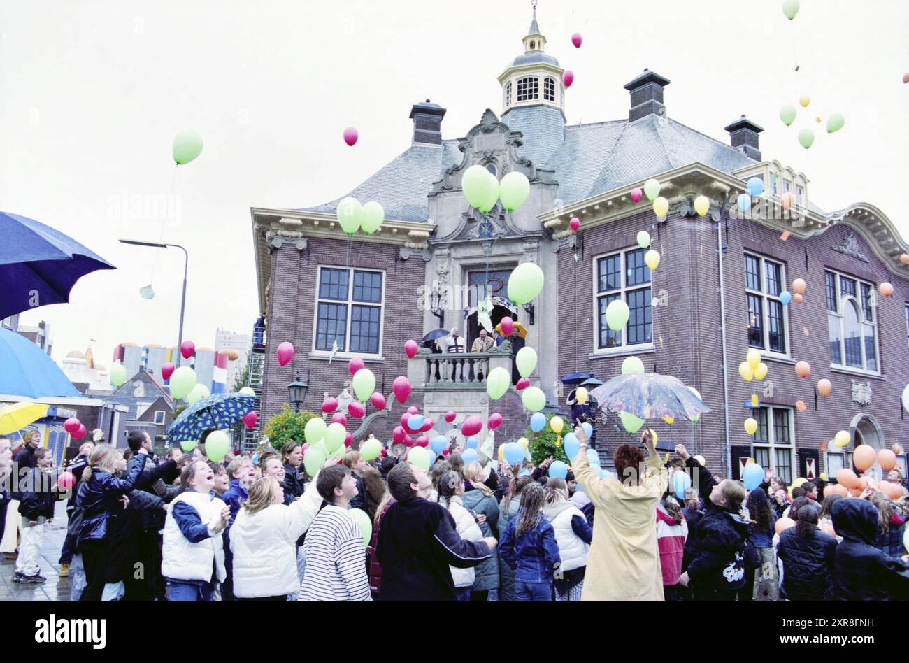 Uscita palloncino, Zandvoort, Zandvoort, 17-10-2000, Whizgle Dutch News: Immagini storiche su misura per il futuro. Esplora il passato dei Paesi Bassi con prospettive moderne attraverso le immagini delle agenzie olandesi. Colmare gli eventi di ieri con gli approfondimenti di domani. Intraprendi un viaggio senza tempo con storie che plasmano il nostro futuro. Foto Stock