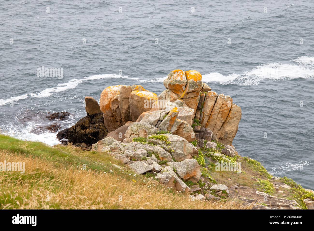 Beuzec-cap-Sizun. Douarnenez. Côte sauvage à la pointe du Millier Foto Stock