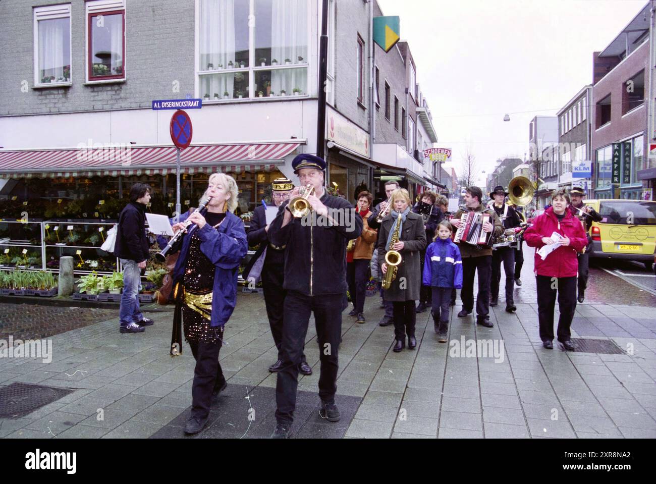 Haarlem Street Orchestra, Haarlem, Paesi Bassi, 16-03-2001, Whizgle Dutch News: Immagini storiche su misura per il futuro. Esplora il passato dei Paesi Bassi con prospettive moderne attraverso le immagini delle agenzie olandesi. Colmare gli eventi di ieri con gli approfondimenti di domani. Intraprendi un viaggio senza tempo con storie che plasmano il nostro futuro. Foto Stock