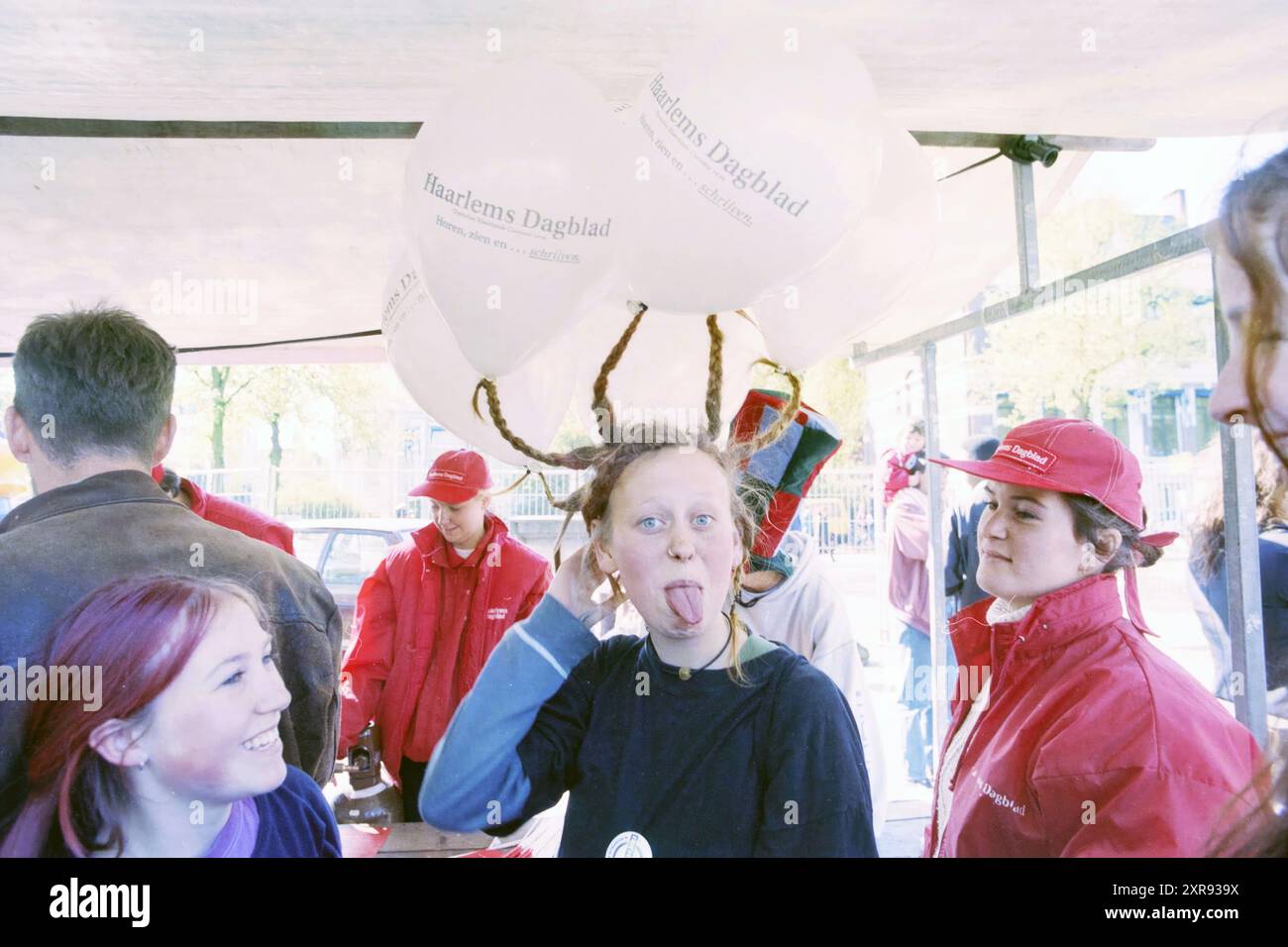 Bambola Liberazione, foto promozionali, H'lem, Haarlem, Paesi Bassi, 04-05-1996, Whizgle Dutch News: immagini storiche su misura per il futuro. Esplora il passato dei Paesi Bassi con prospettive moderne attraverso le immagini delle agenzie olandesi. Colmare gli eventi di ieri con gli approfondimenti di domani. Intraprendi un viaggio senza tempo con storie che plasmano il nostro futuro. Foto Stock