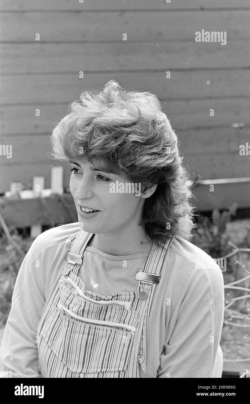 Tendenze acconciature corriere, Fashion, 20-09-1982, Whizgle Dutch News: Immagini storiche su misura per il futuro. Esplora il passato dei Paesi Bassi con prospettive moderne attraverso le immagini delle agenzie olandesi. Colmare gli eventi di ieri con gli approfondimenti di domani. Intraprendi un viaggio senza tempo con storie che plasmano il nostro futuro. Foto Stock