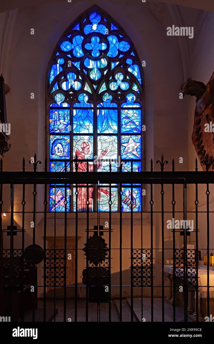 Le vetrate della cappella chiusa della chiesa di Santa Elisabetta, Breslavia, Polonia Foto Stock