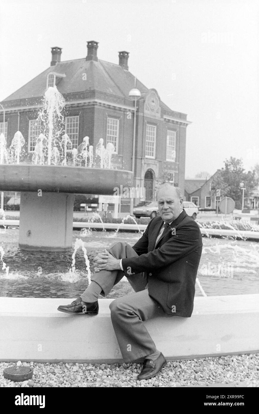 De Groot Hoofddorp, Persons, Hoofddorp, Paesi Bassi, 26-04-1990, Whizgle Dutch News: immagini storiche su misura per il futuro. Esplora il passato dei Paesi Bassi con prospettive moderne attraverso le immagini delle agenzie olandesi. Colmare gli eventi di ieri con gli approfondimenti di domani. Intraprendi un viaggio senza tempo con storie che plasmano il nostro futuro. Foto Stock