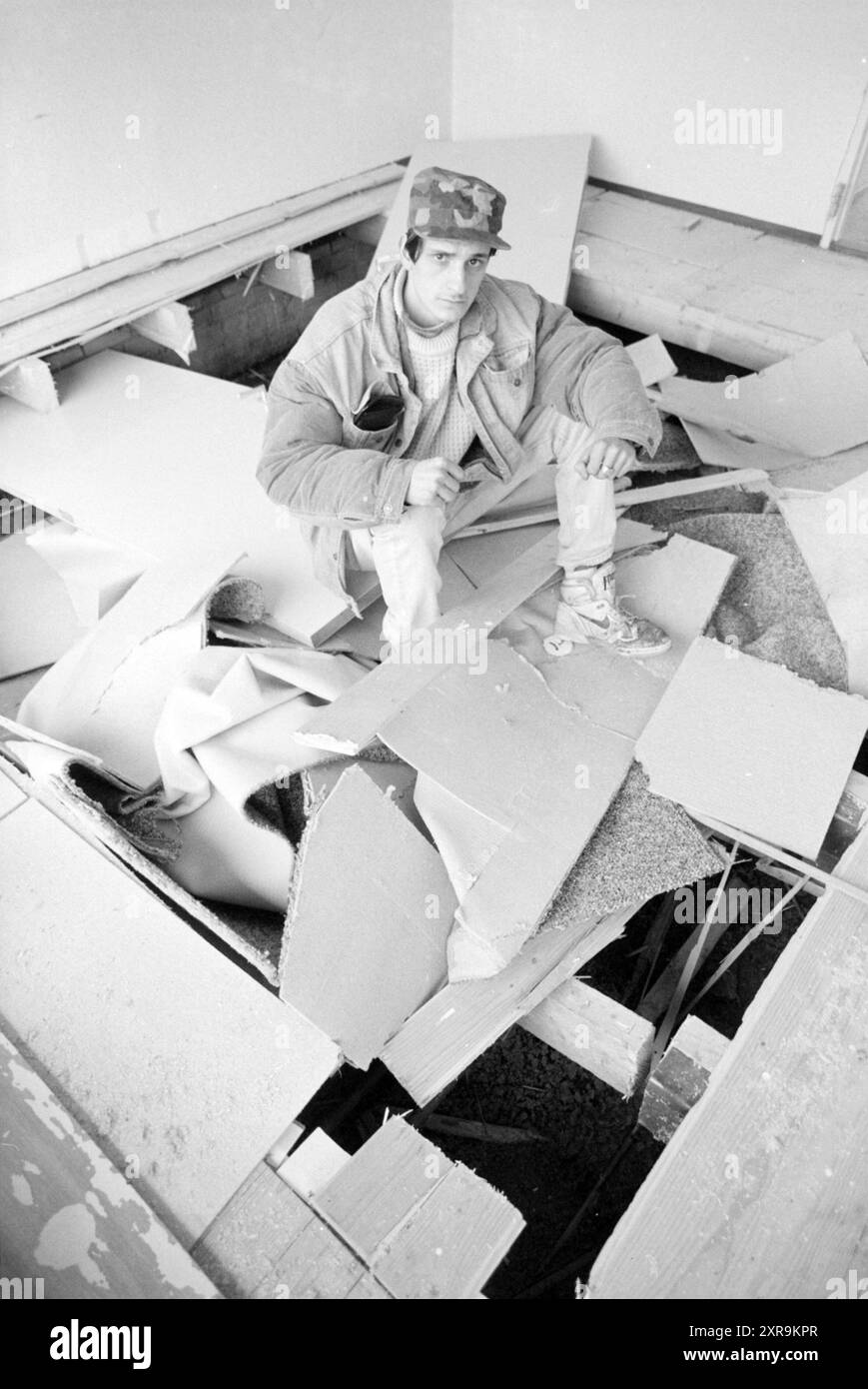 Pascal, squatter Nieuw-Vennep, Nieuw-Vennep, 01-04-1992, Whizgle Dutch News: Immagini storiche su misura per il futuro. Esplora il passato dei Paesi Bassi con prospettive moderne attraverso le immagini delle agenzie olandesi. Colmare gli eventi di ieri con gli approfondimenti di domani. Intraprendi un viaggio senza tempo con storie che plasmano il nostro futuro. Foto Stock