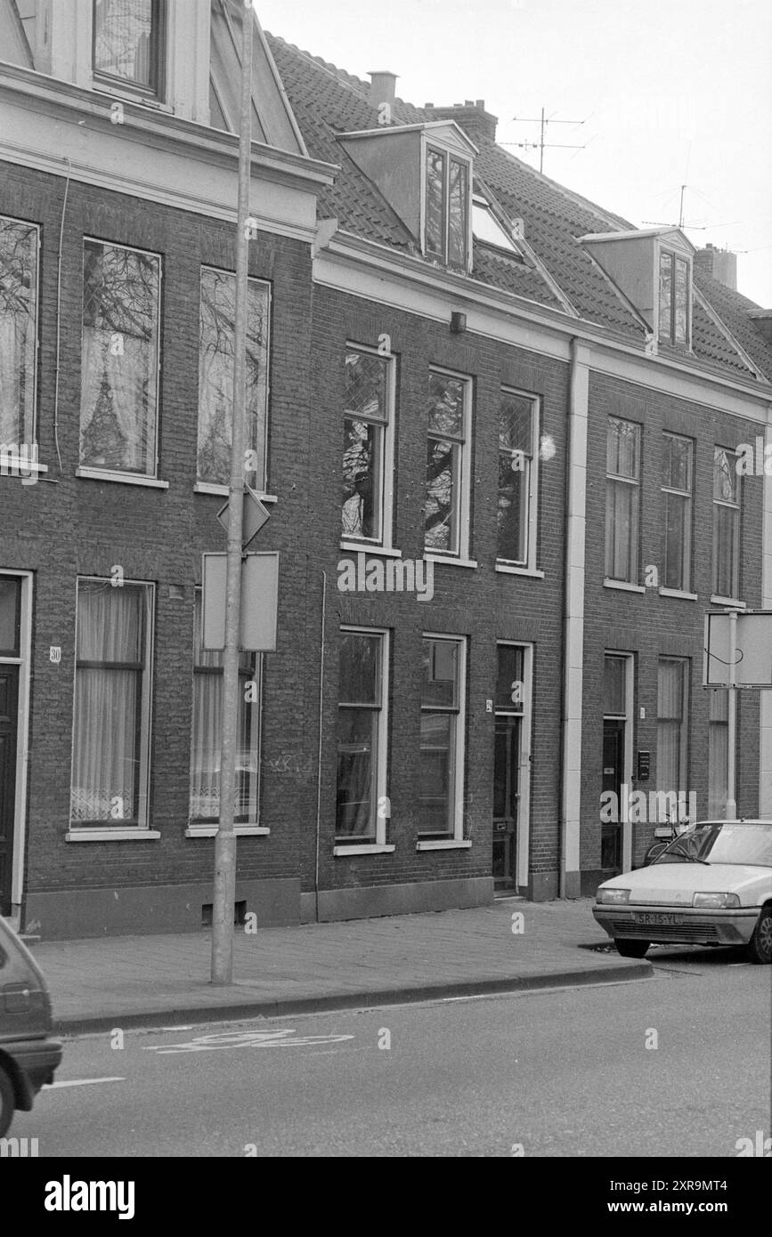 Esterno Staten Bolwerk 26, 28 e 30, Haarlem, Staten Bolwerk, Paesi Bassi, 14-02-1994, Whizgle Dutch News: immagini storiche su misura per il futuro. Esplora il passato dei Paesi Bassi con prospettive moderne attraverso le immagini delle agenzie olandesi. Colmare gli eventi di ieri con gli approfondimenti di domani. Intraprendi un viaggio senza tempo con storie che plasmano il nostro futuro. Foto Stock