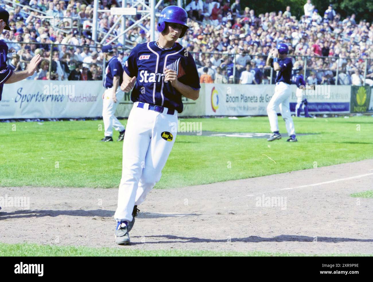 HHW Game Moment Japan - Netherlands, Haarlem [Haarlem Baseball Week], Haarlem, Paesi Bassi, 05-08-2000, Whizgle Dutch News: Immagini storiche su misura per il futuro. Esplora il passato dei Paesi Bassi con prospettive moderne attraverso le immagini delle agenzie olandesi. Colmare gli eventi di ieri con gli approfondimenti di domani. Intraprendi un viaggio senza tempo con storie che plasmano il nostro futuro. Foto Stock