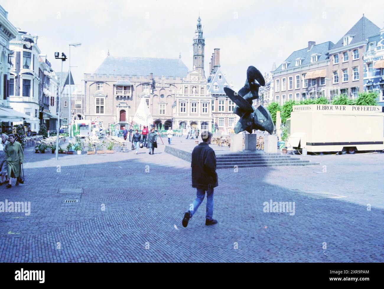 Grote Markt sunnier, Haarlem, Grote Markt, Paesi Bassi, 03-07-1996, Whizgle Dutch News: immagini storiche su misura per il futuro. Esplora il passato dei Paesi Bassi con prospettive moderne attraverso le immagini delle agenzie olandesi. Colmare gli eventi di ieri con gli approfondimenti di domani. Intraprendi un viaggio senza tempo con storie che plasmano il nostro futuro. Foto Stock