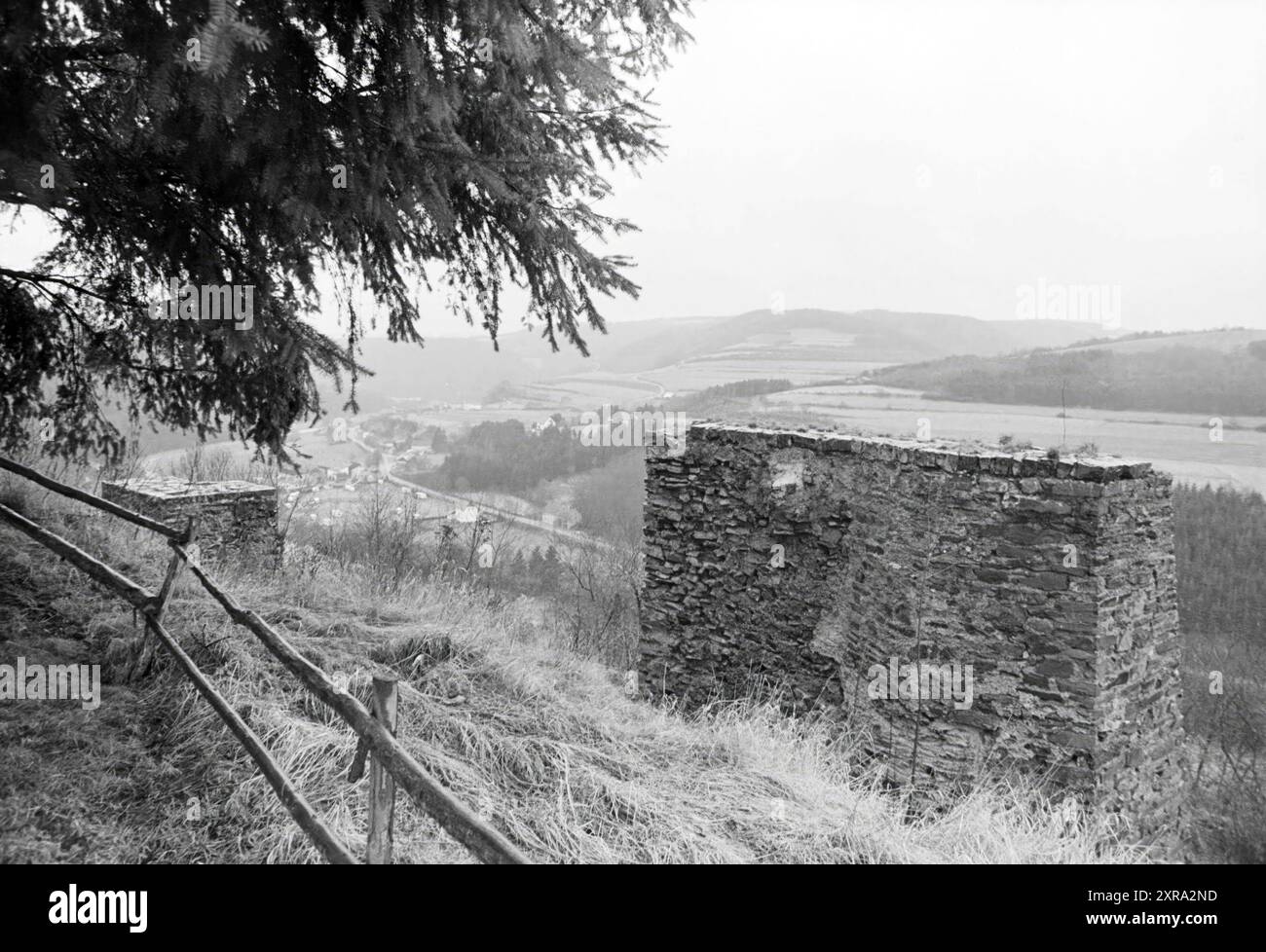Ecc.. Belgio: Butchenbach, St. Vith, Doesburg, Reportage, Turismo, turisti, 11-03-1981, Whizgle Dutch News: immagini storiche su misura per il futuro. Esplora il passato dei Paesi Bassi con prospettive moderne attraverso le immagini delle agenzie olandesi. Colmare gli eventi di ieri con gli approfondimenti di domani. Intraprendi un viaggio senza tempo con storie che plasmano il nostro futuro. Foto Stock