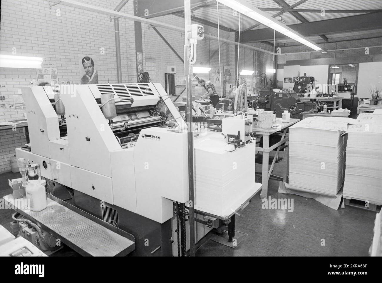 Produttore di giornali, quotidiani, settimanali e annuali, Beverwijk, Paesi Bassi, 00-00-1983, Whizgle Dutch News: Immagini storiche su misura per il futuro. Esplora il passato dei Paesi Bassi con prospettive moderne attraverso le immagini delle agenzie olandesi. Colmare gli eventi di ieri con gli approfondimenti di domani. Intraprendi un viaggio senza tempo con storie che plasmano il nostro futuro. Foto Stock