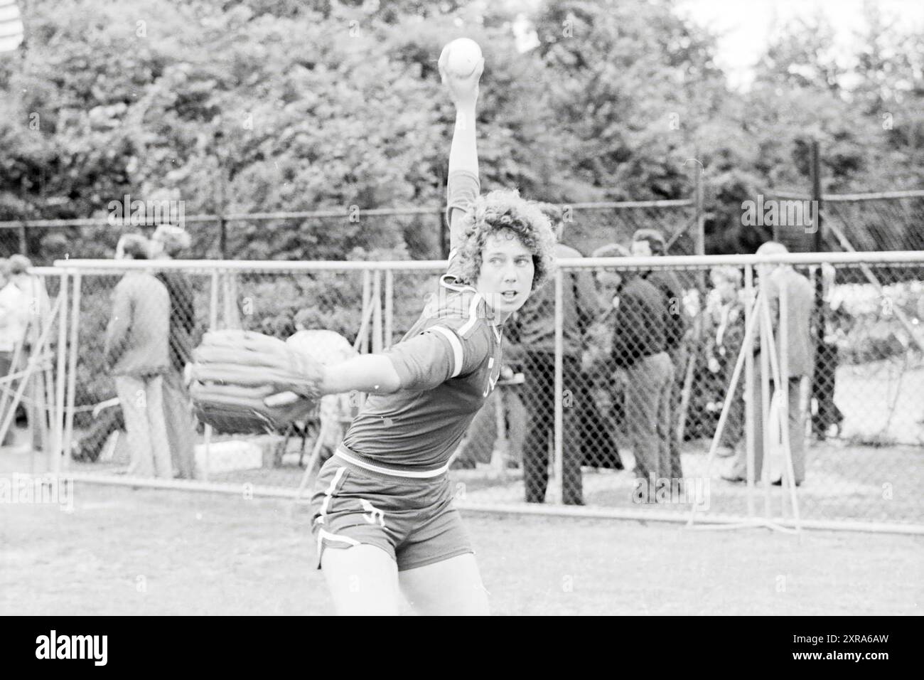 Paesi Bassi - Raybestos e ritratti 4 giocatori Raybestos, Softball, 19-07-1978, Whizgle Dutch News: Immagini storiche su misura per il futuro. Esplora il passato dei Paesi Bassi con prospettive moderne attraverso le immagini delle agenzie olandesi. Colmare gli eventi di ieri con gli approfondimenti di domani. Intraprendi un viaggio senza tempo con storie che plasmano il nostro futuro. Foto Stock Paesi Bassi - Raybestos e ritratti 4 giocatori Raybestos, Softball, 19-07-1978, Whizgle Dutch News: Immagini storiche su misura per il futuro. Esplora il passato dei Paesi Bassi con prospettive moderne attraverso le immagini delle agenzie olandesi. Colmare gli eventi di ieri con gli approfondimenti di domani. Intraprendi un viaggio senza tempo con storie che plasmano il nostro futuro. Foto Stock