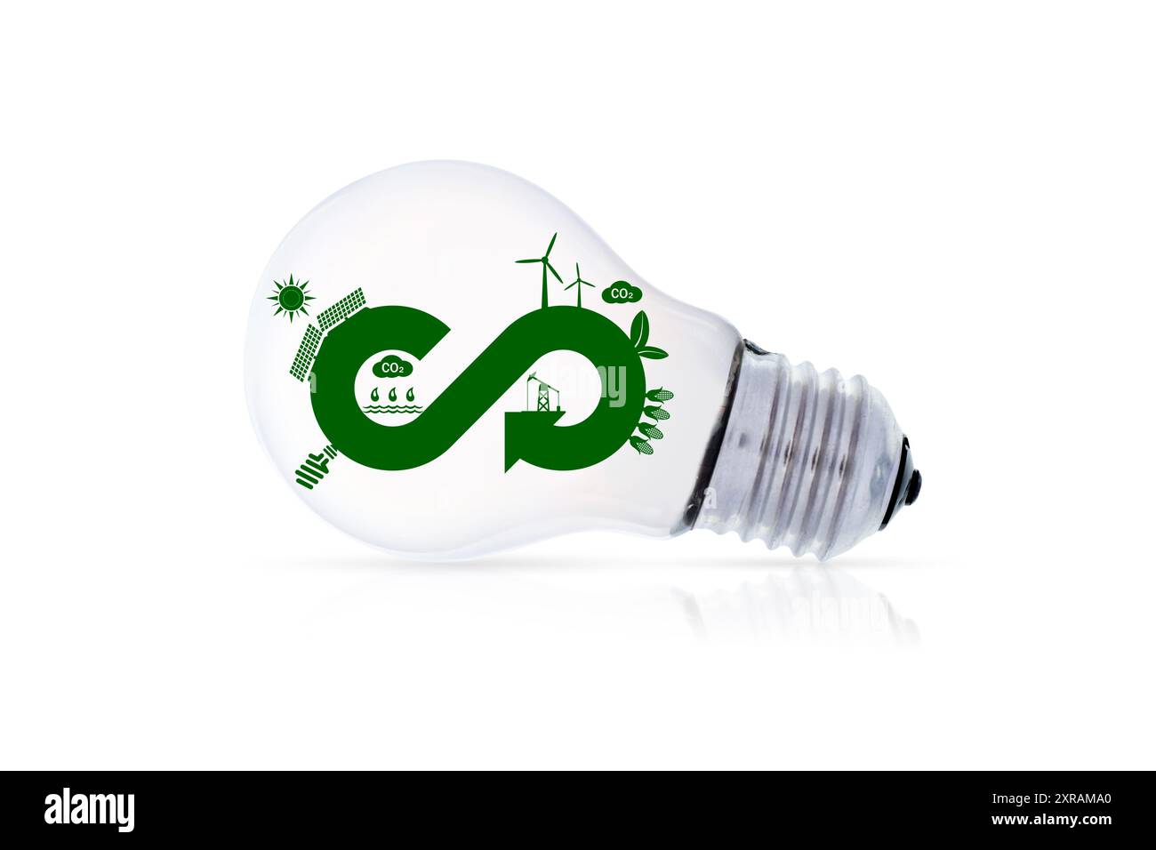 Economia circolare icona della lampadina concetto di eternità economia circolare infinita e illimitata per la crescita aziendale futura e un ambiente sostenibile Foto Stock