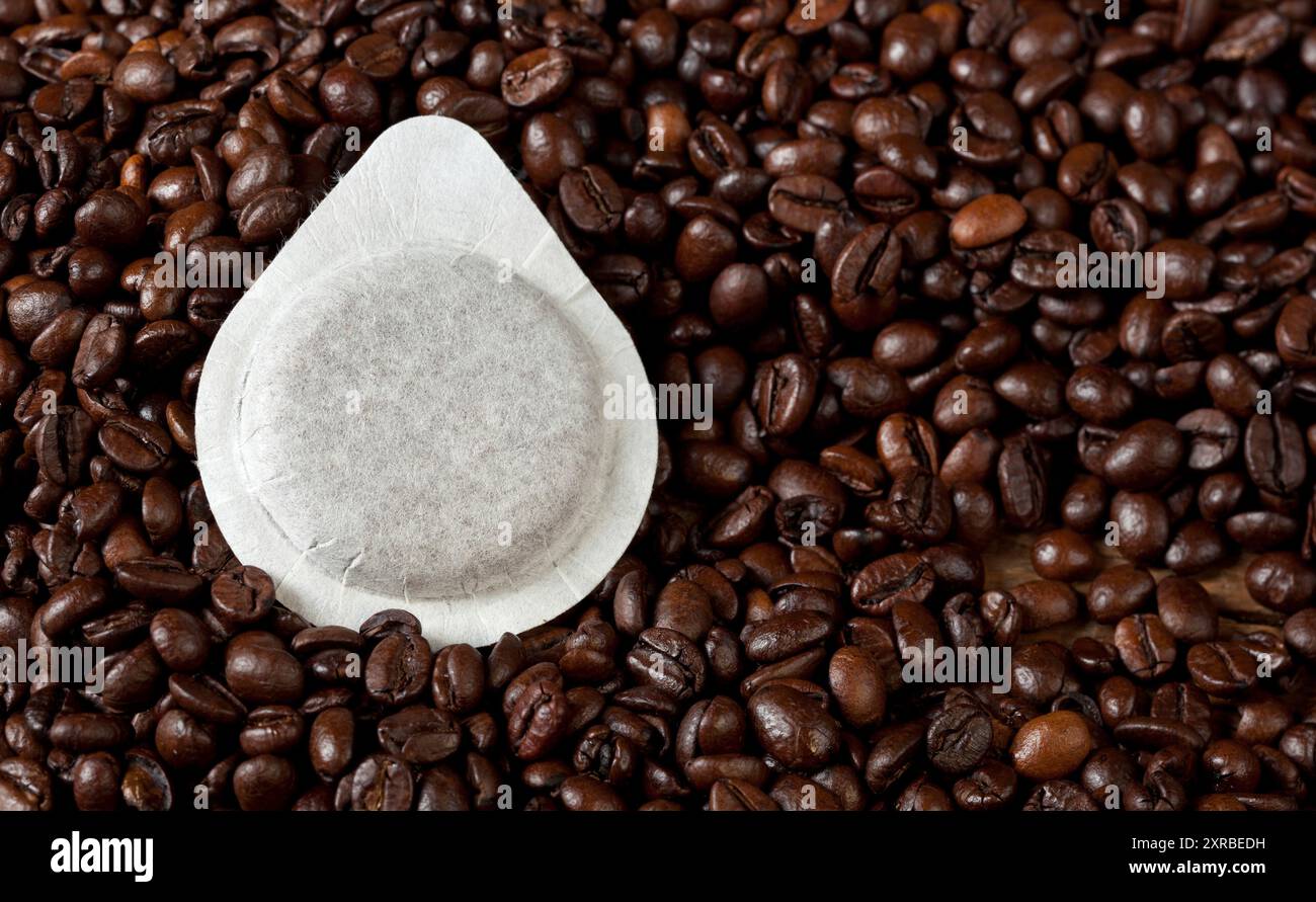 Le cialde di caffè in chicchi di caffè sfondo Foto Stock