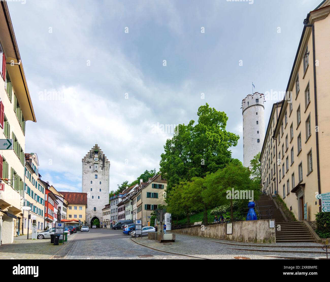 Ravensburg, porta Obertor, via Marktstraße, torre Mehlsack, ex monastero francescano di San Michele a Oberschwaben, Allgäu, Baden-Württemberg, Germania Foto Stock