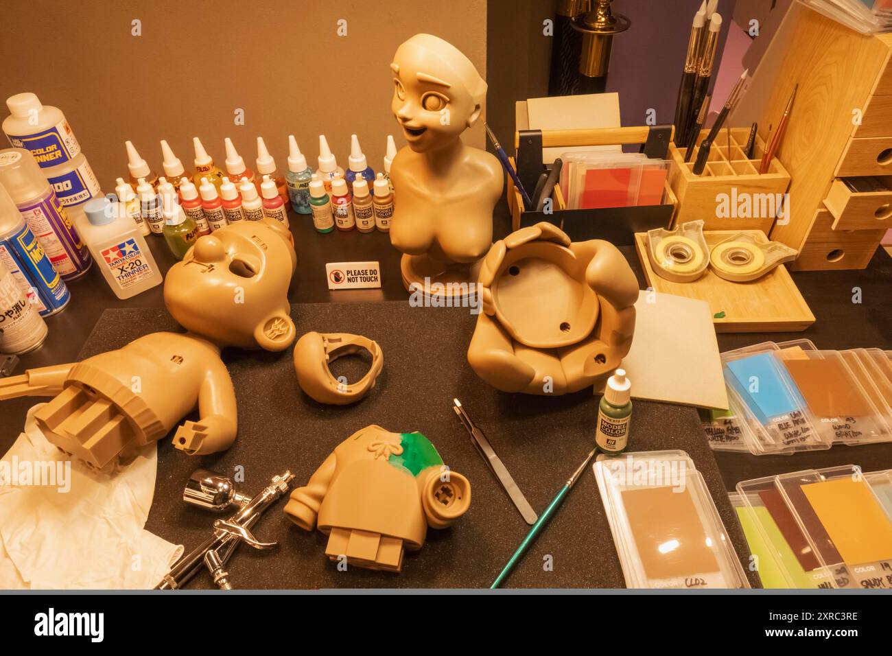 Asia, Singapore, negozio con le moderne figure coreane della Bobble Head Foto Stock