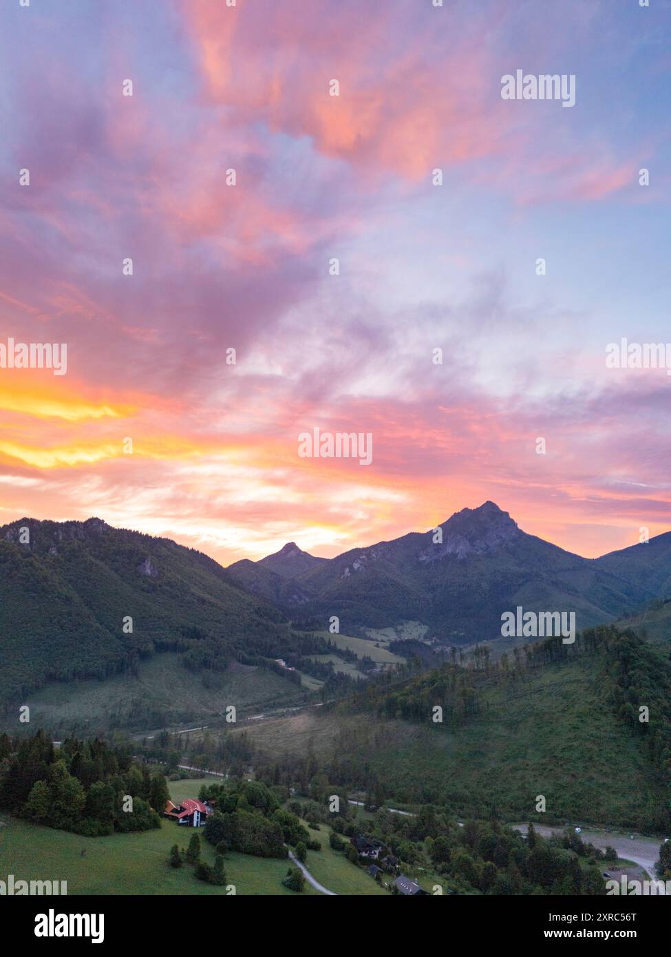 Alba nella Mala Fatra (piccola Fatra), una catena montuosa lunga 55 chilometri nella parte nord-occidentale della Slovacchia. Foto Stock