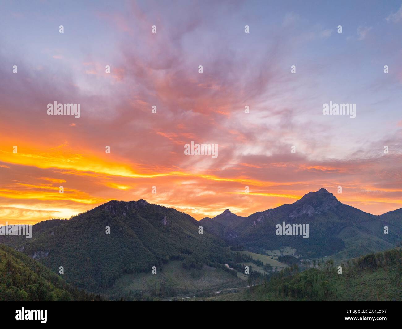 Alba nella Mala Fatra (piccola Fatra), una catena montuosa lunga 55 chilometri nella parte nord-occidentale della Slovacchia. Foto Stock