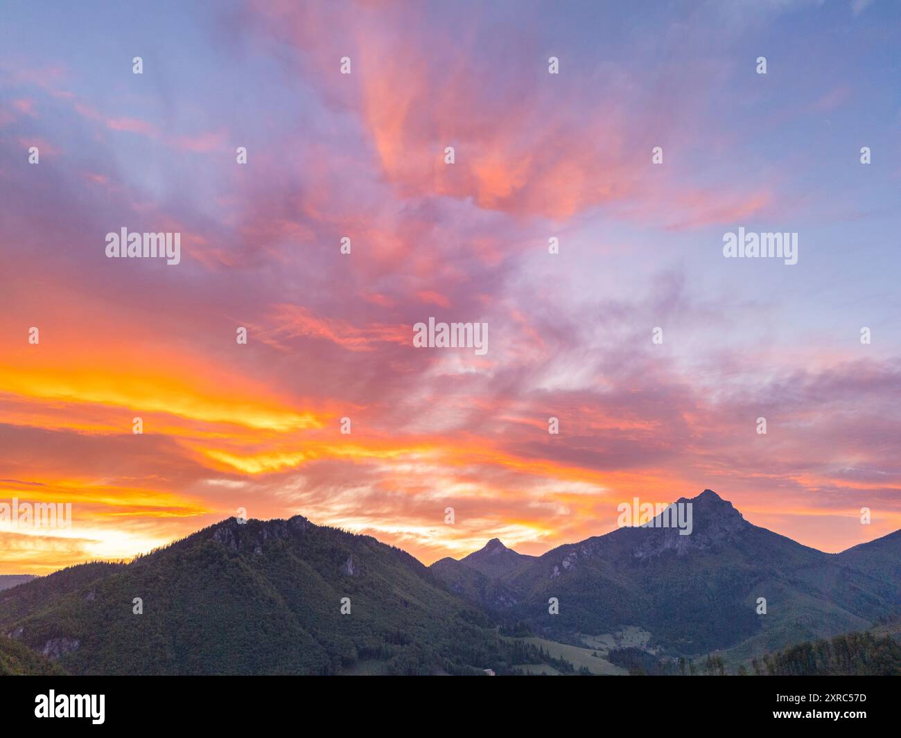 Alba nella Mala Fatra (piccola Fatra), una catena montuosa lunga 55 chilometri nella parte nord-occidentale della Slovacchia. Foto Stock