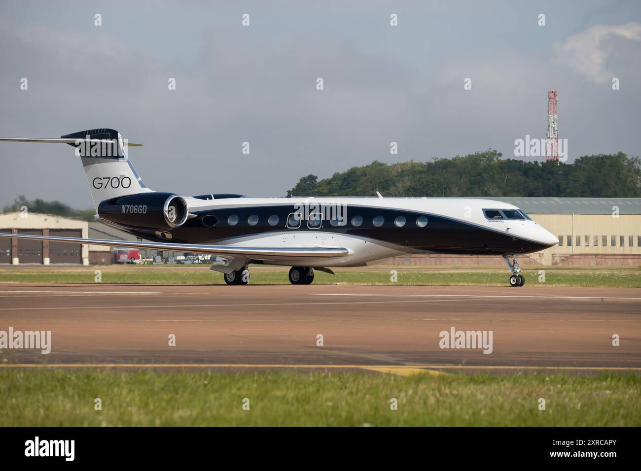 Gulfstream G700 arriva al Royal International Air Tattoo 2024. Foto Stock