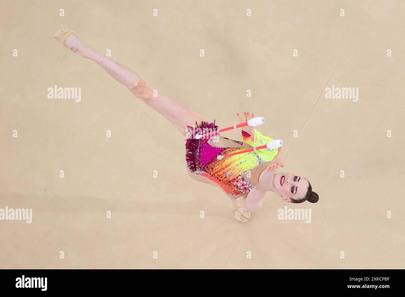 Parigi, Francia. 9 agosto 2024. Darja Varfolomeev di Germania si esibisce durante la rotazione dei club della finale individuale di ginnastica ritmica ai Giochi Olimpici di Parigi 2024 a Parigi, Francia, 9 agosto 2024. Crediti: Chen Yichen/Xinhua/Alamy Live News Foto Stock