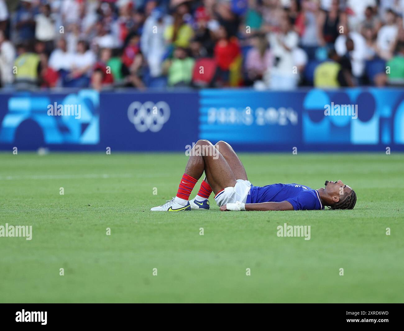 Parigi, Francia. 9 agosto 2024. Loic Bade di Francia reagisce dopo la medaglia d'oro maschile di calcio tra Francia e Spagna ai Giochi Olimpici di Parigi 2024 a Parigi, Francia, 9 agosto 2024. Crediti: Jia Haocheng/Xinhua/Alamy Live News Foto Stock