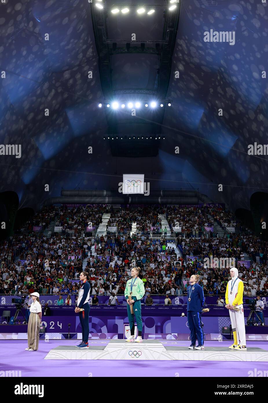 Parigi, Francia. 9 agosto 2024. Le medaglie partecipano alla cerimonia della vittoria di 67 kg di taekwondo femminile ai Giochi Olimpici di Parigi 2024 a Parigi, Francia, 9 agosto 2024. Crediti: Fei Maohua/Xinhua/Alamy Live News Foto Stock