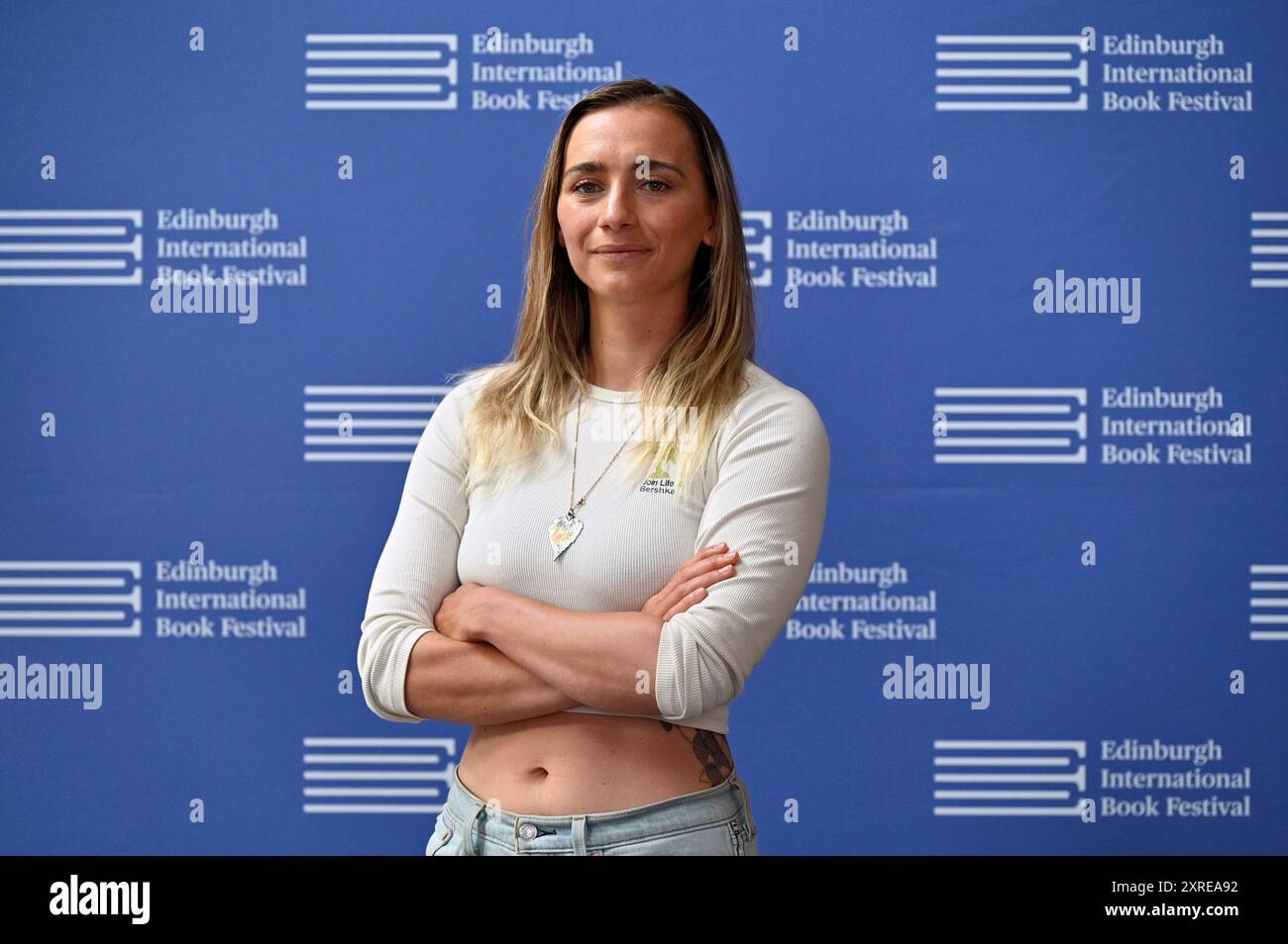 Edimburgo, Scozia, Regno Unito. 10 agosto 2024. Edinburgh International Book Festival: Grace Blakeley, editorialista, giornalista e autrice alla photocall ufficiale. Crediti: Craig Brown/Alamy Live News Foto Stock