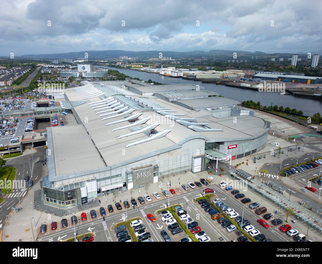 Vista aerea del centro commerciale Braehead a Glasgow, Scozia, Regno Unito Foto Stock Vista aerea del centro commerciale Braehead a Glasgow, Scozia, Regno Unito Foto Stock