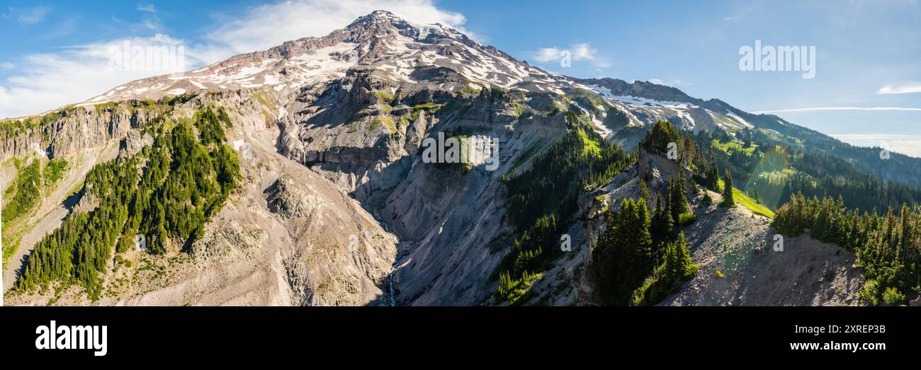 Panorama del Monte Ranieri da Mildred Point nel pomeriggio estivo Foto Stock