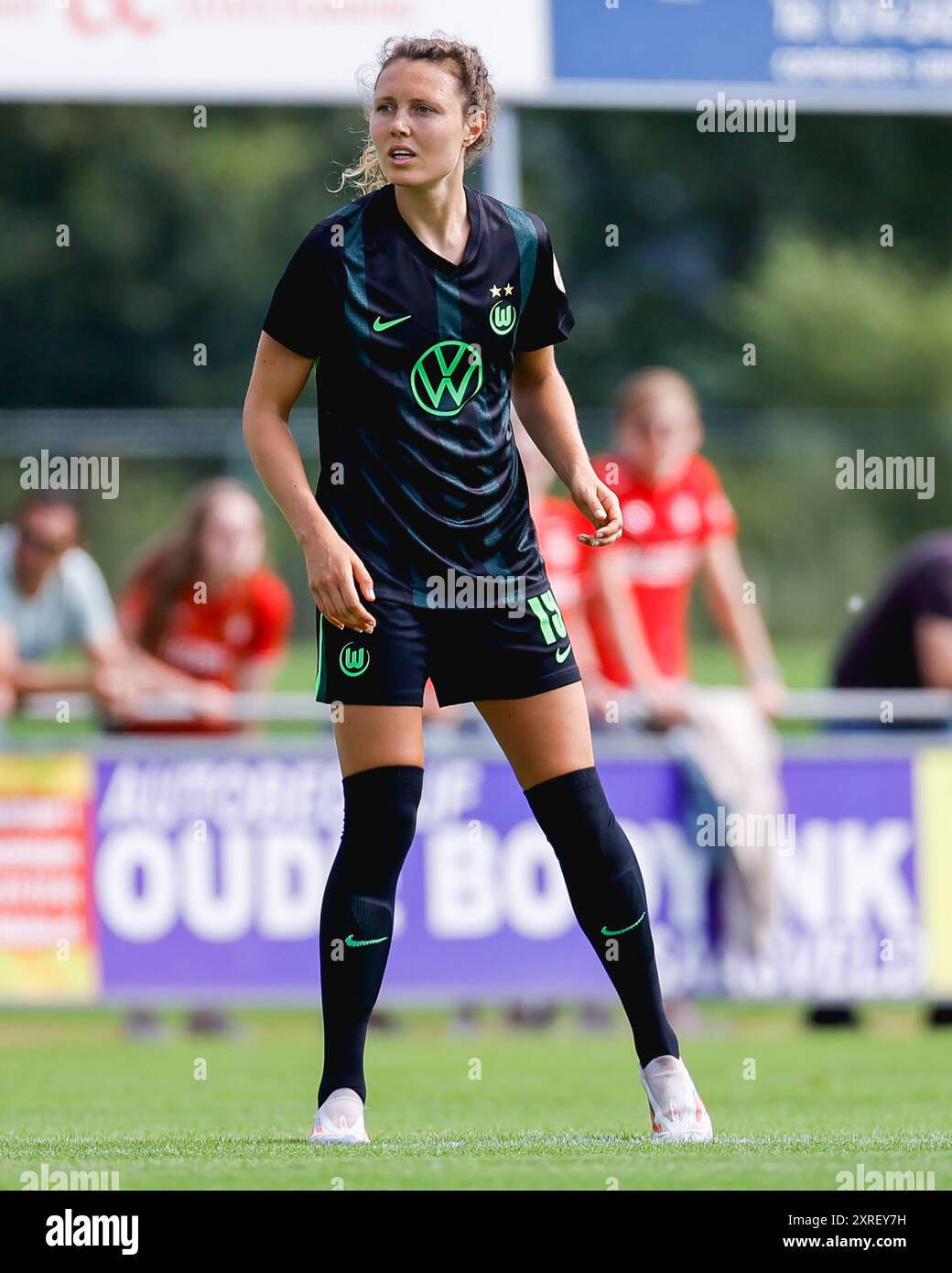 Deurningen, Paesi Bassi. 10 agosto 2024. DEURNINGEN, PAESI BASSI - 10 AGOSTO: Fenna Kalma del VfL Wolfsburg durante la partita femminile delle amichevoli tra FC Twente e VFL Wolfsburg allo Sportpark 't Hoge Vonder il 10 agosto 2024 a Deurningen, Paesi Bassi. (Foto di Raymond Smit/Orange Pictures) credito: Orange Pics BV/Alamy Live News Foto Stock