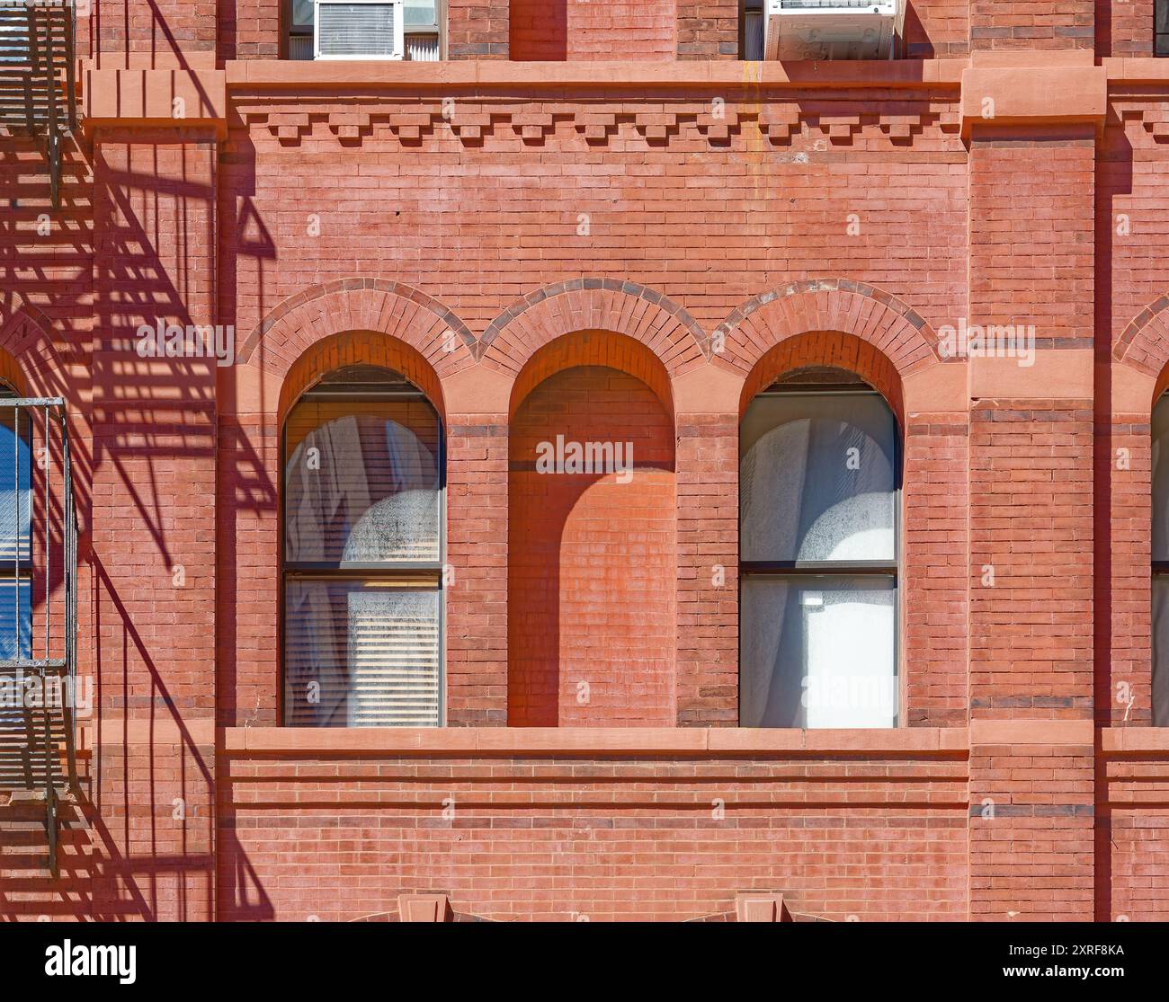 Dettaglio: 47 Hudson Street, Tribeca West Historic District, fabbrica di mattoni e pietre/magazzino/edificio per uffici convertito in residenziale. Foto Stock