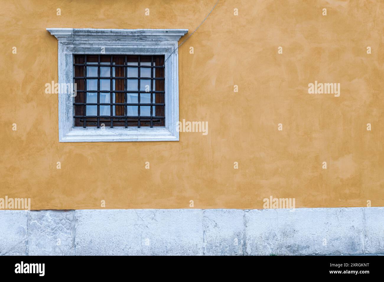 Porte e finestre di antiche case veneziane Foto Stock