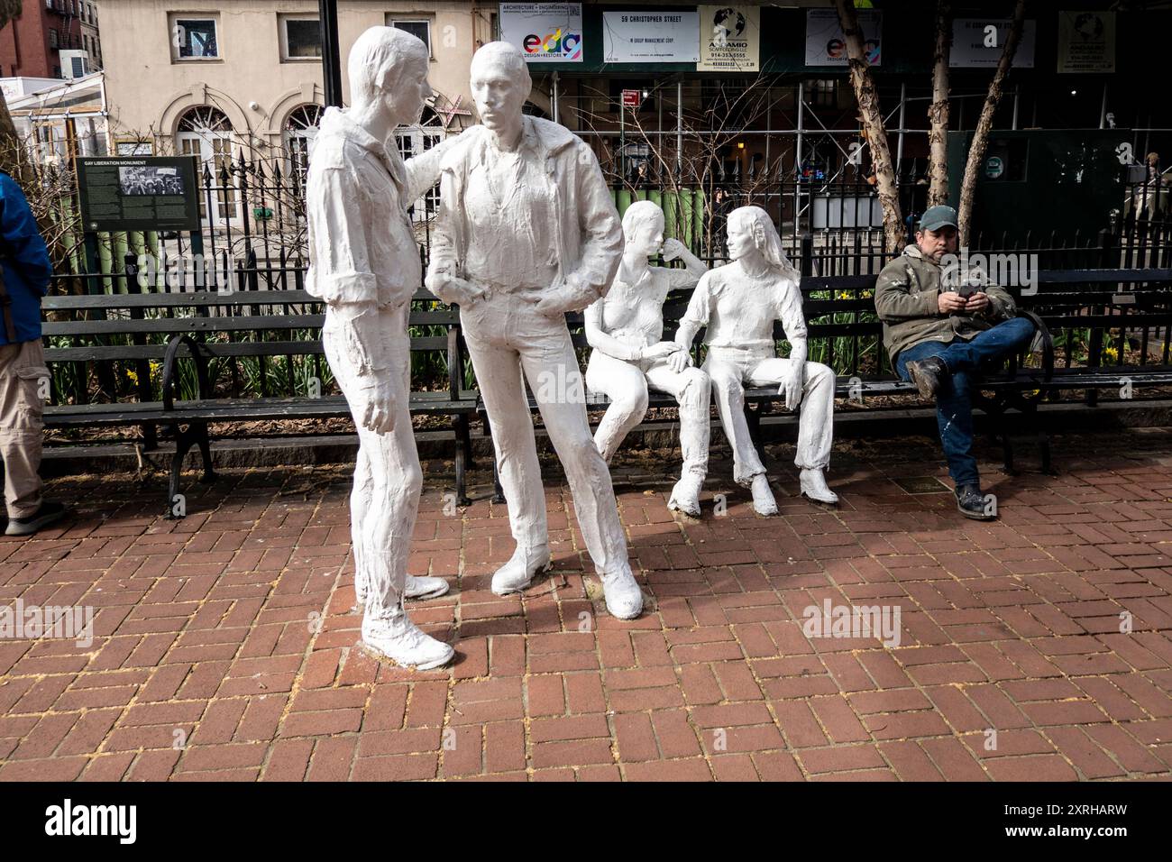 George Segal's Gay Liberation Monument statue nel Christopher Park nel Greenwich Village, New York City, New York, USA Foto Stock